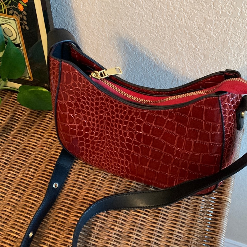 Deep red shoulder bag